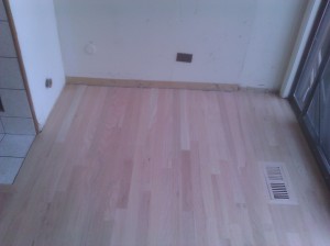 Red Oak Flooring Chicago 773-366-2958 World Flooring & More